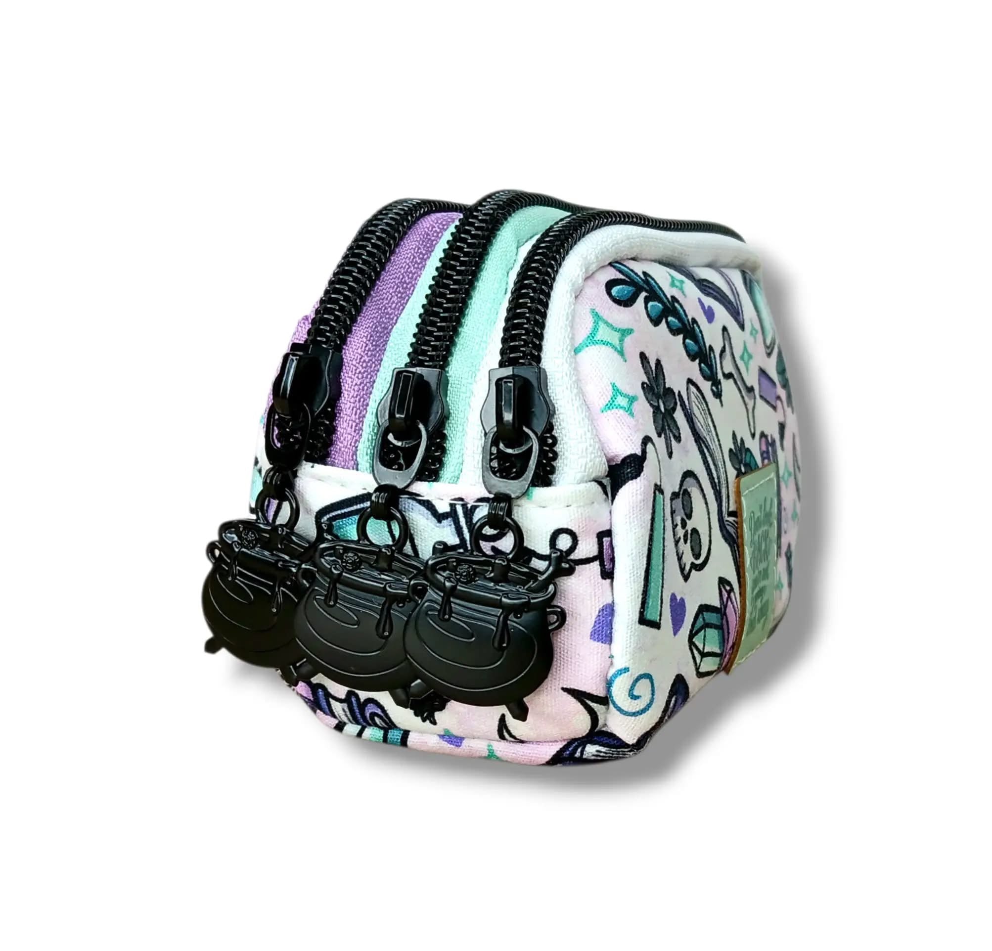 Audrey III Pouch PDF – Minnie in the Mountains